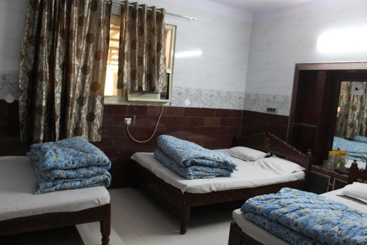 Central Guest House , Walk In Dargah & Markaz Nuova Delhi Esterno foto
